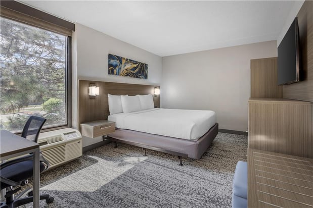 Images SureStay Plus by Best Western Chicago Lombard