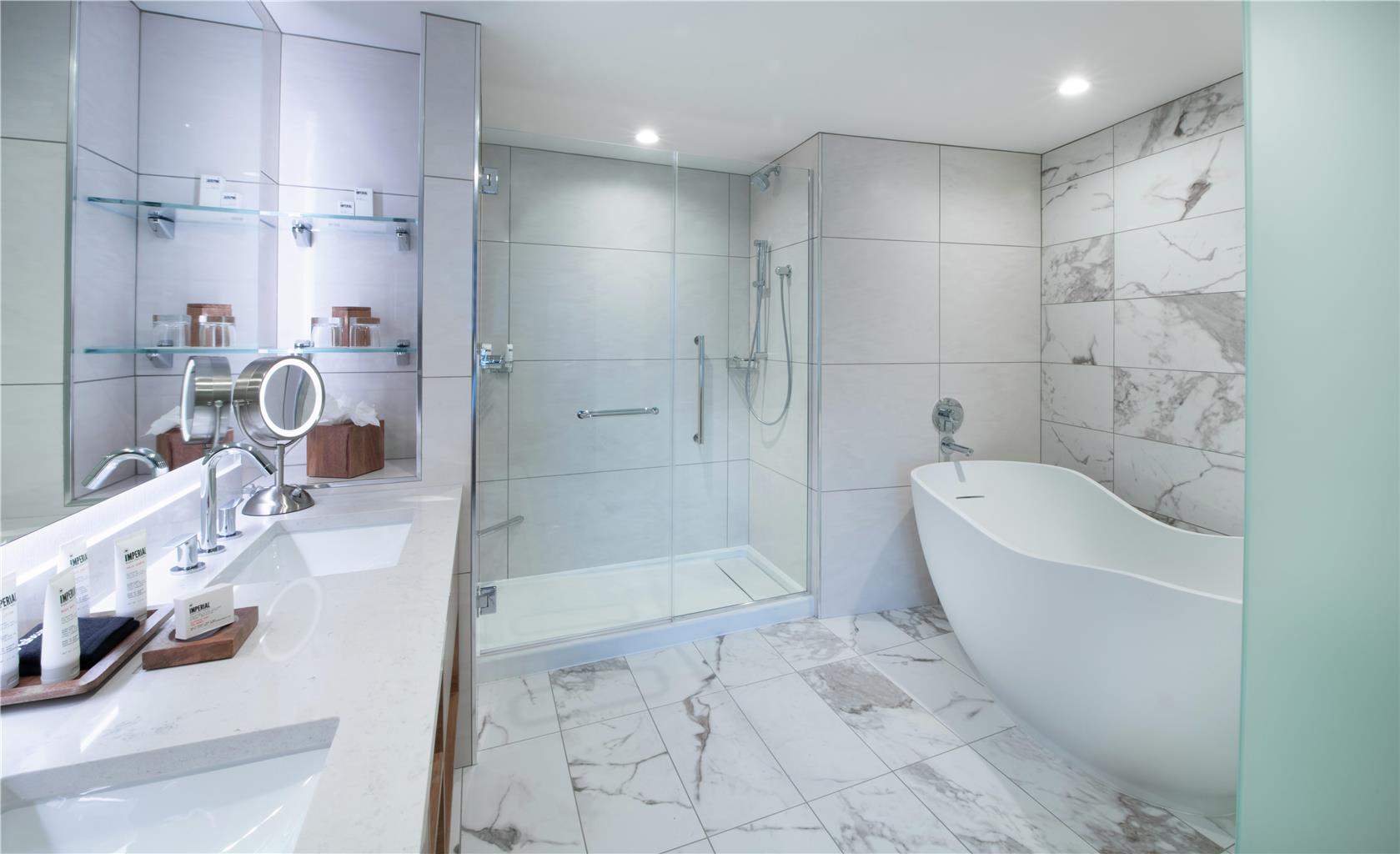 Guest room bath