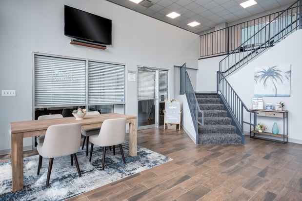 Images Lakeshore Drive Apartment Homes