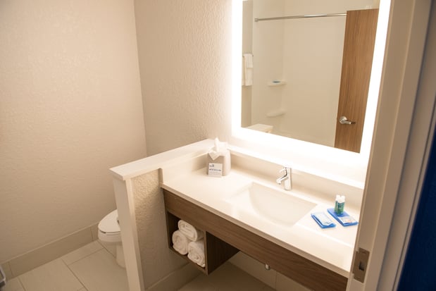 Images Holiday Inn Express & Suites Dayton SW - University Area by IHG