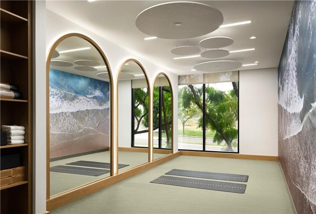 Images Hotel Zessa Orange County Airport, a DoubleTree by Hilton