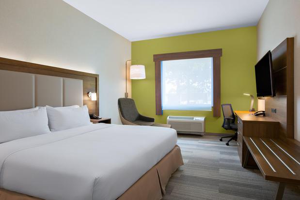 Images Holiday Inn Express & Suites Ontario, an IHG Hotel
