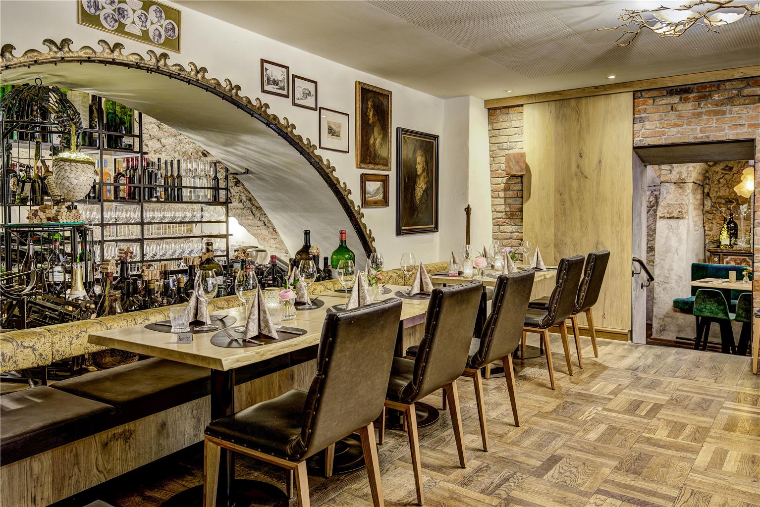 Hotel Goldener Adler, BW Signature Collection, Herzog - Friedrich Str 6 in Innsbruck
