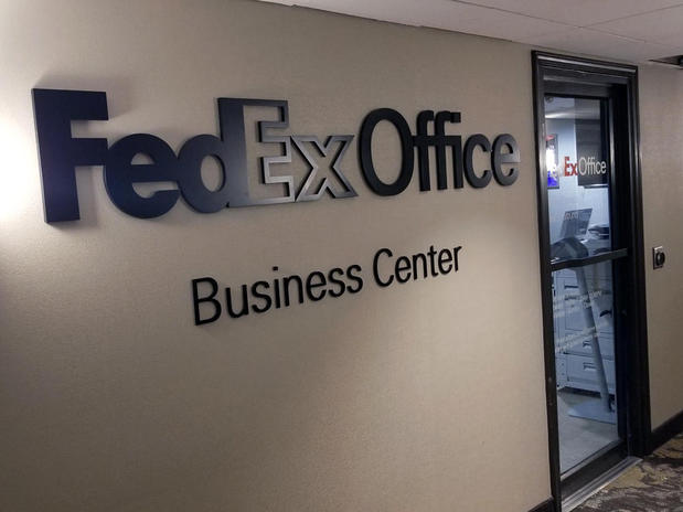 Images FedEx Office Print & Ship Center