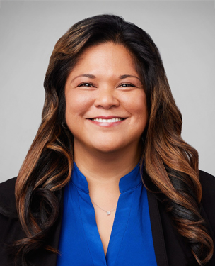 Jeannet Gil Headshot