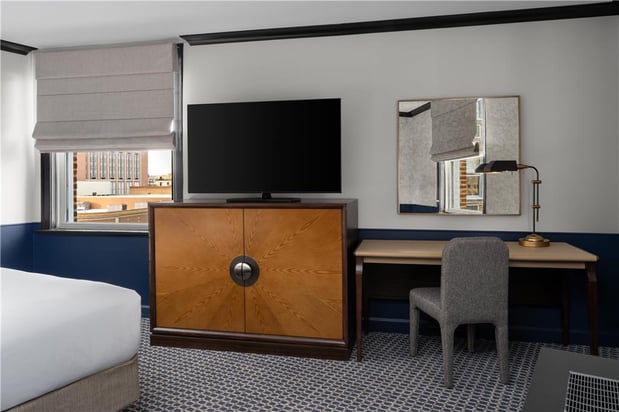 Images Hilton Orrington/Evanston
