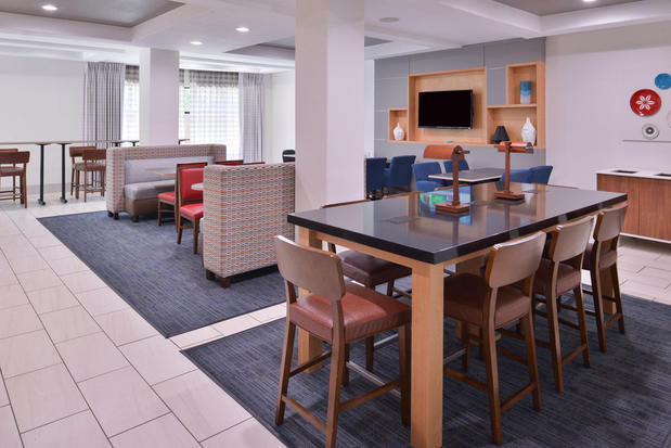 Images Holiday Inn Express & Suites San Antonio NW-Medical Area by IHG