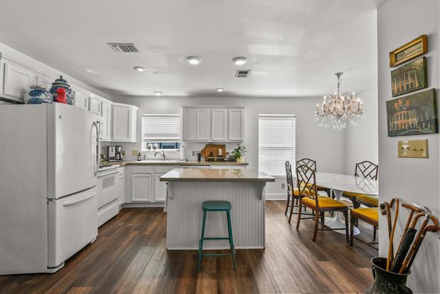 Images John McDonald Realty