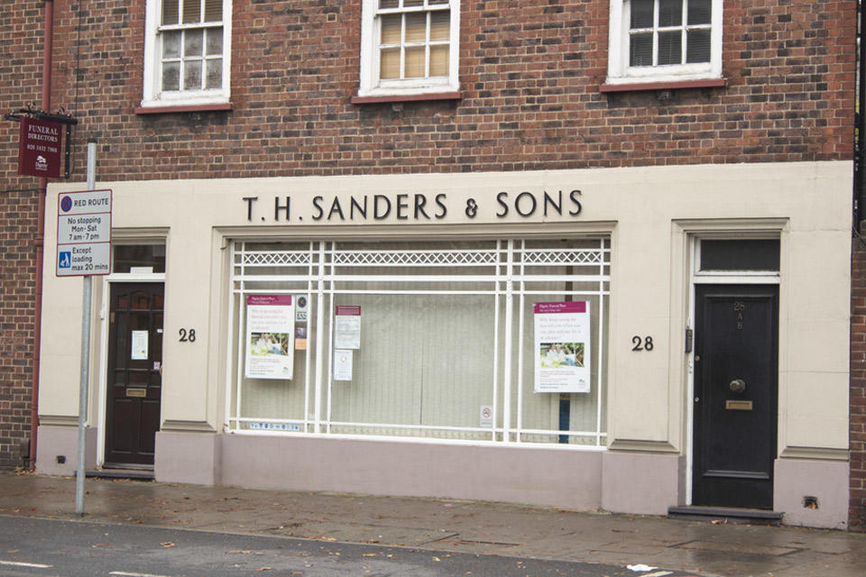 T H Sanders & Sons Funeral Directors Richmond 020 8948 1551