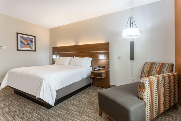 Images Holiday Inn Express & Suites Kearney by IHG