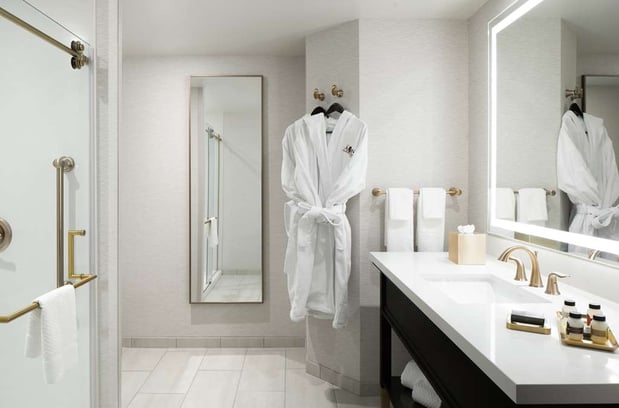 Images The Axis Moline Hotel, Tapestry Collection by Hilton
