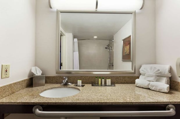 Images DoubleTree by Hilton Hotel Detroit - Dearborn