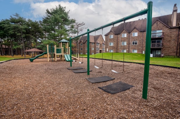 Images Candlewyck Apartments