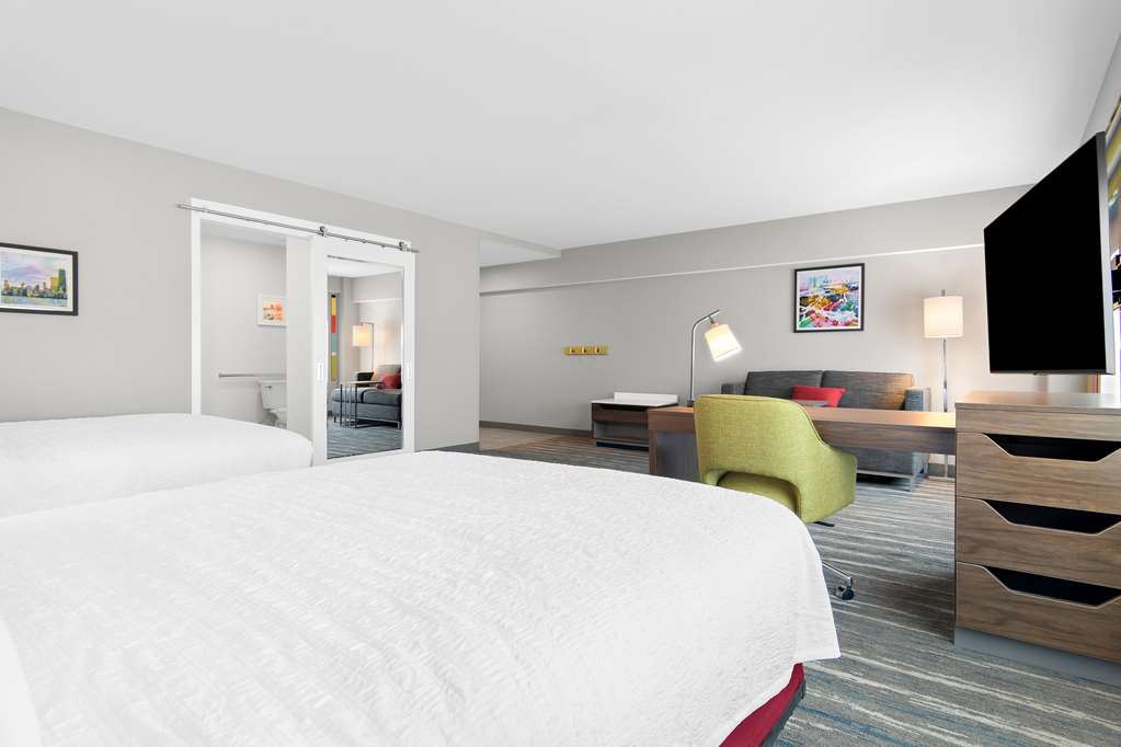 Guest room