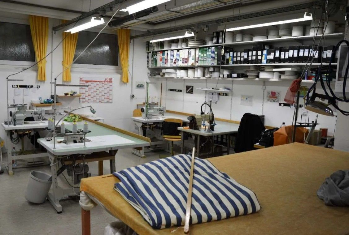 Uwe Bock - Ihr Dekorateur - Raumausstattermeister, Oberdörnen 100 in Wuppertal