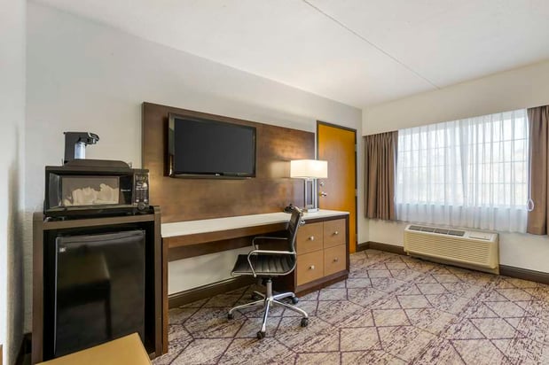 Images Best Western Plus Longbranch Hotel & Convention Center