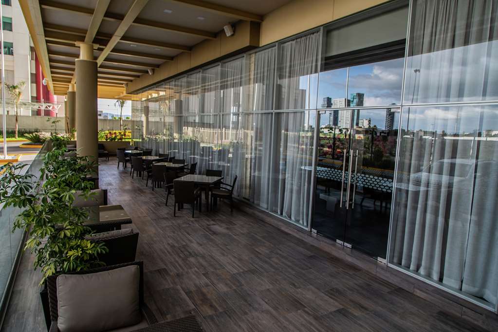 Images Hampton Inn & Suites by Hilton Puebla