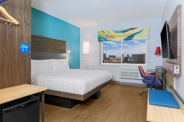 Images Tru by Hilton Dallas Market Center
