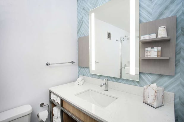 Images Hilton Garden Inn Chicago North Shore/Evanston
