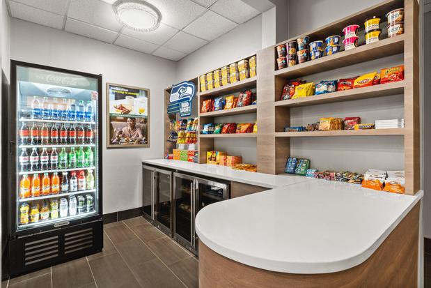 Images Holiday Inn & Suites Bothell by IHG
