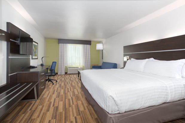 Images Holiday Inn Express & Suites Lincoln I - 80 by IHG