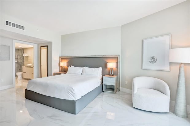 Images Beach House Fort Lauderdale, a Hilton Resort