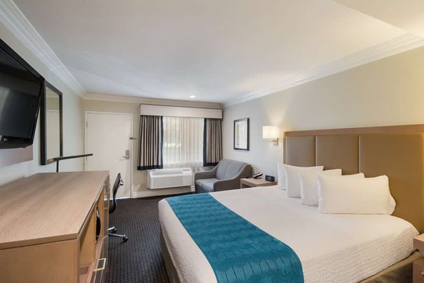Images Best Western Woodland Hills Inn