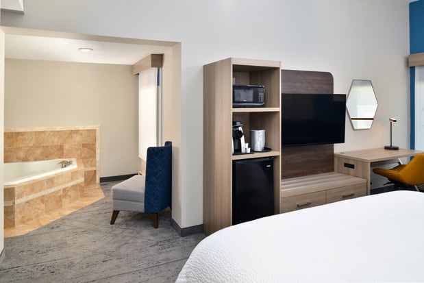 Images Holiday Inn Express Lewisburg/New Columbia by IHG