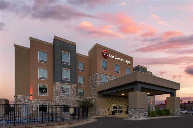 Images Best Western Plus McPherson