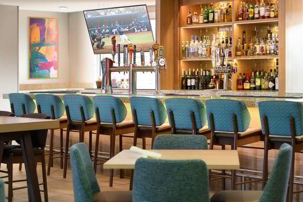 Images Holiday Inn & Suites Oakland - Airport by IHG