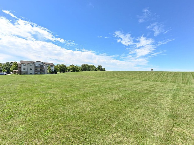 Images Reserve at Eagle Ridge Apartment Homes