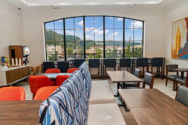 Images Holiday Inn Express & Suites Pittsburgh-South Side by IHG