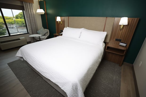Images Holiday Inn St. Louis-Fairview Heights by IHG