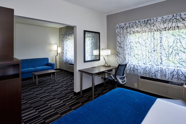 Images Holiday Inn Express & Suites Birmingham South - Pelham by IHG