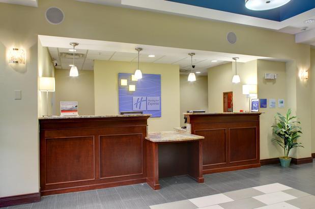 Images Holiday Inn Express & Suites Charleston NW - Cross Lanes, an IHG Hotel