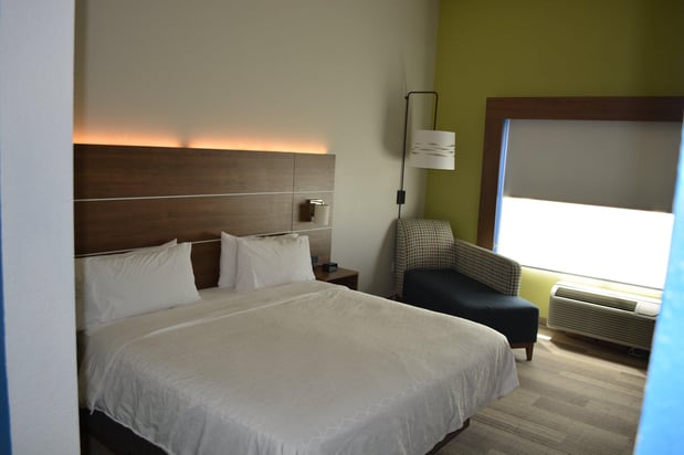 Images Holiday Inn Express & Suites Liberal by IHG