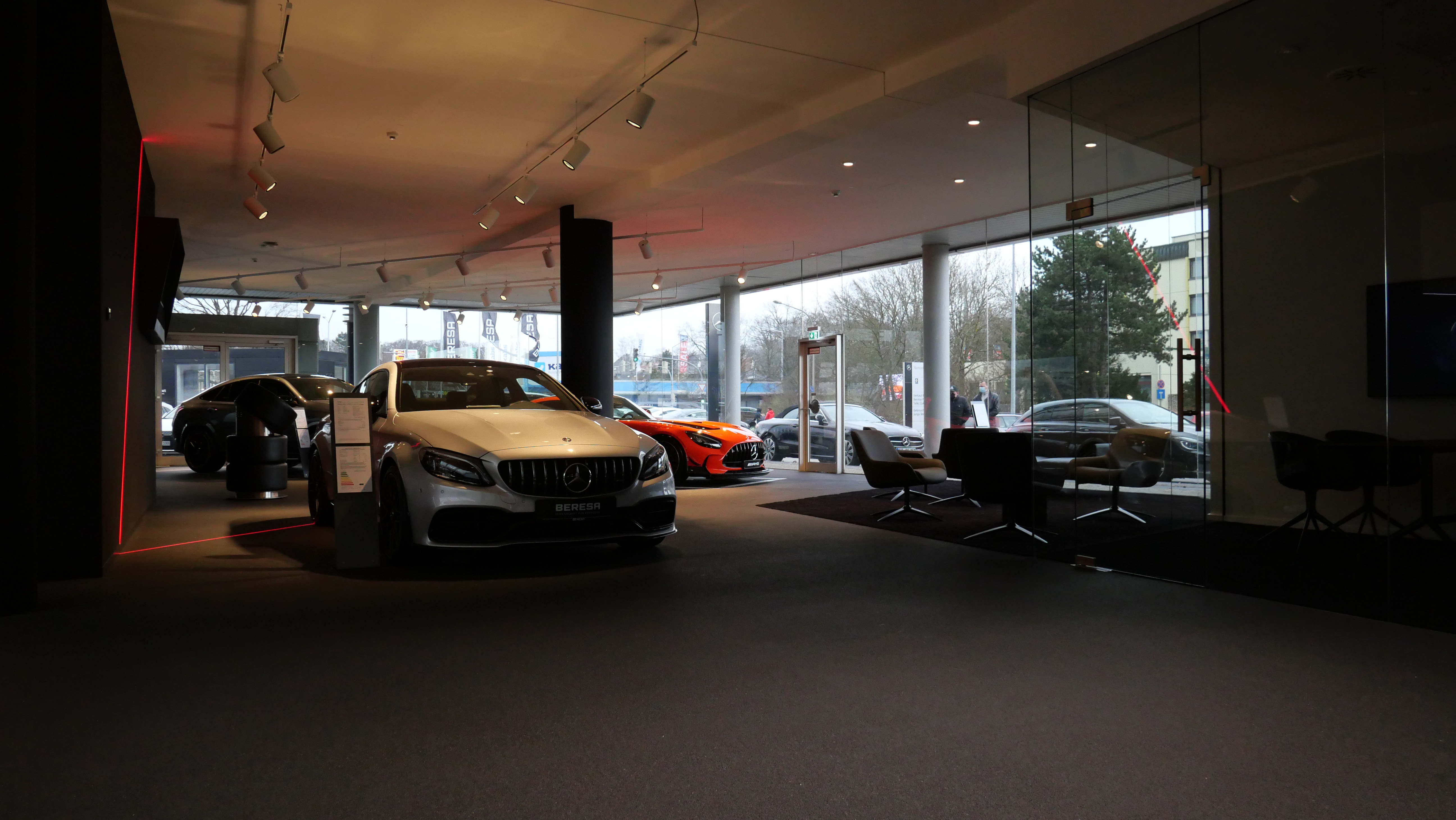 Mercedes-Benz Beresa Osnabrück Showroom Ausstellung