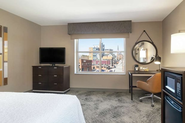 Images Hampton Inn Portland Downtown - Waterfront