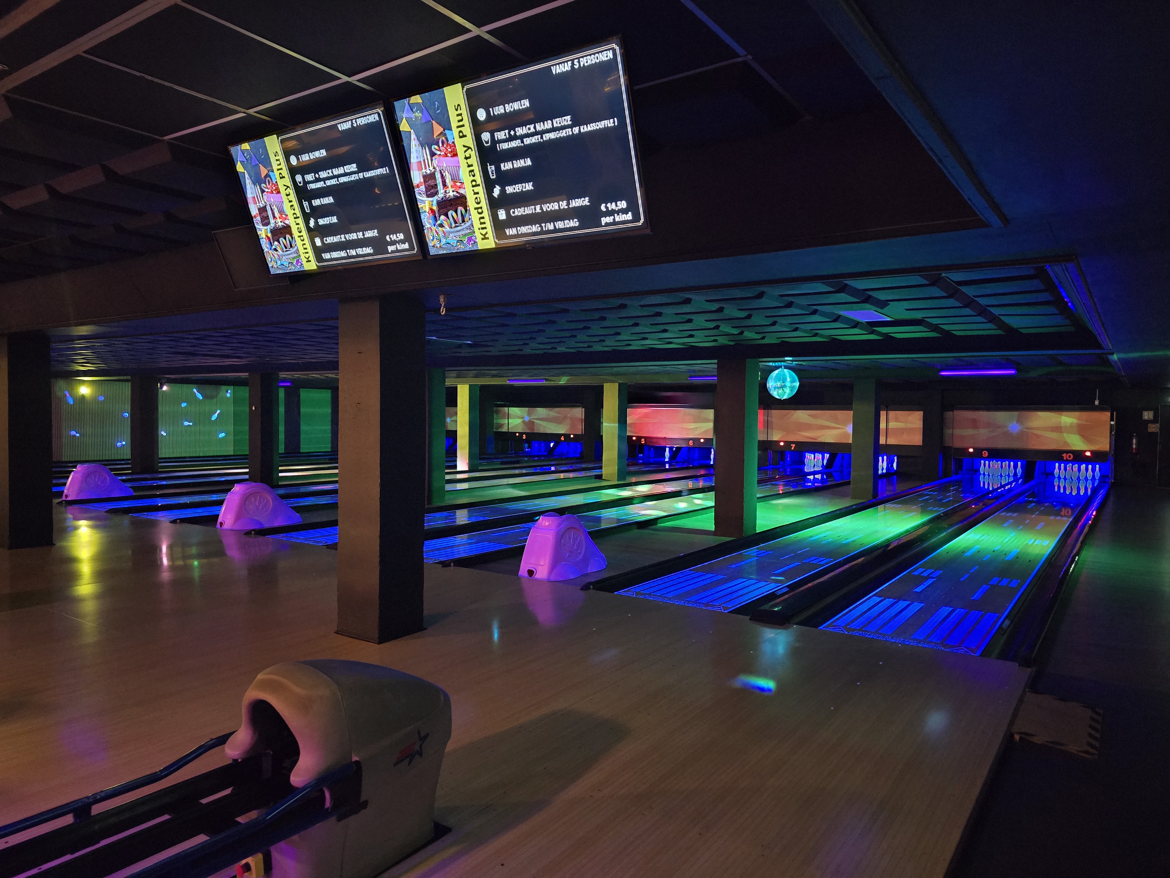 Foto's Bowlingcentrum De Flying Bowling