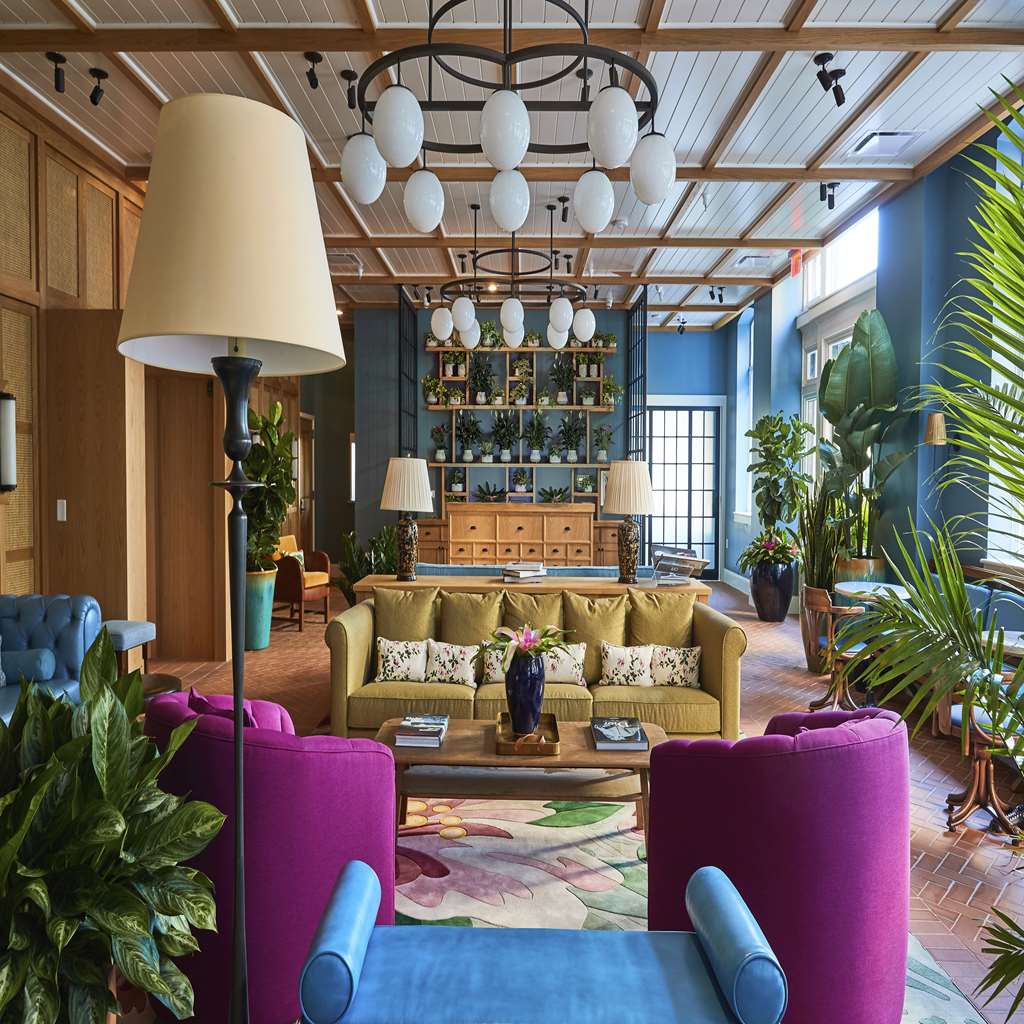 The Drayton Hotel Savannah, Curio Collection by Hilton