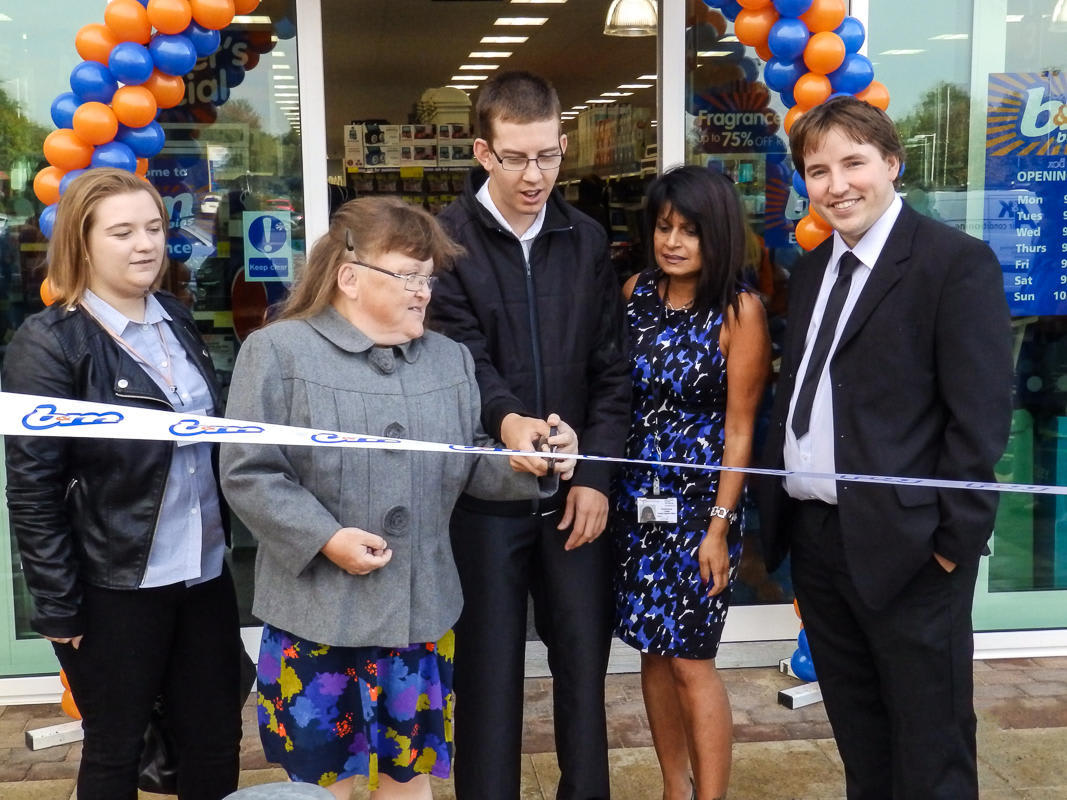 The Store has been opened by representatives from the Osborne Partnership, a local charity finding employment opportunities for people with disabilities, who have gratefully received £250 of B&M Vouchers.