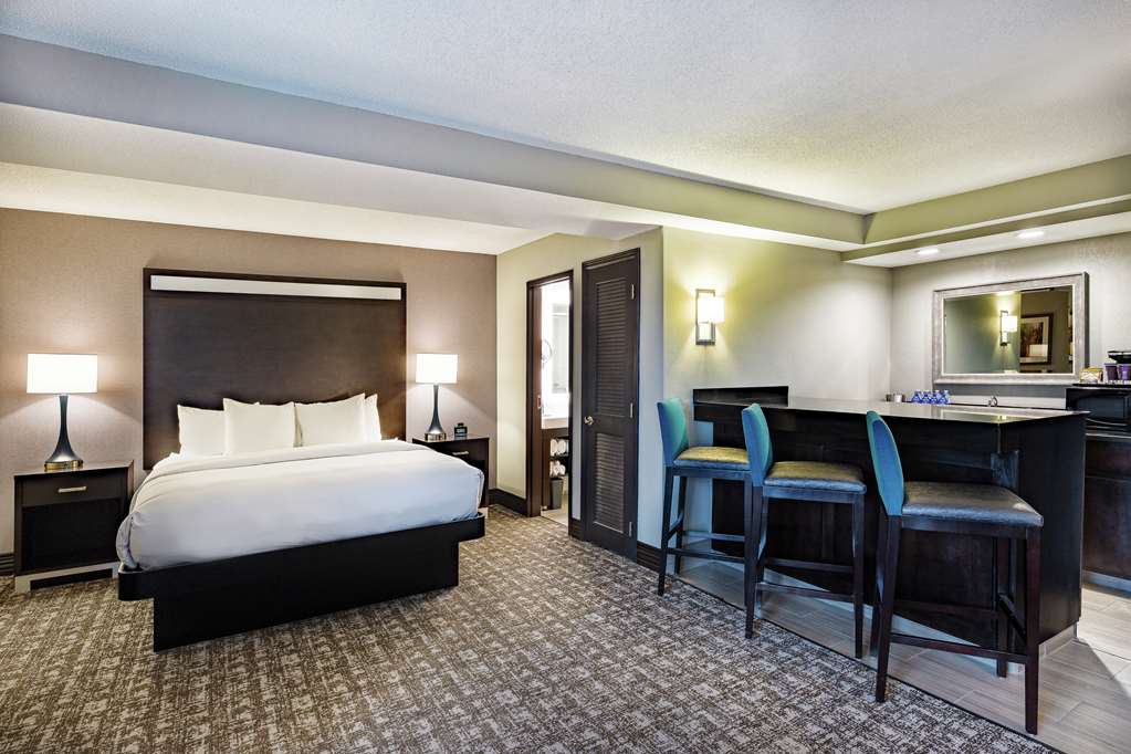 Guest room amenity DoubleTree by Hilton Hotel Johnson City Johnson City (423)929-2000