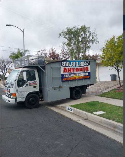 Antonio Hauling Demolition & Junk Removal - Hauling services