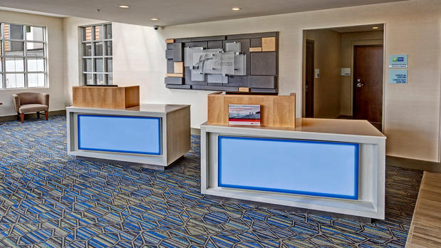 Images Holiday Inn Express Louisville Airport Expo Center by IHG