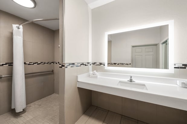 Images Holiday Inn Express & Suites San Dimas by IHG