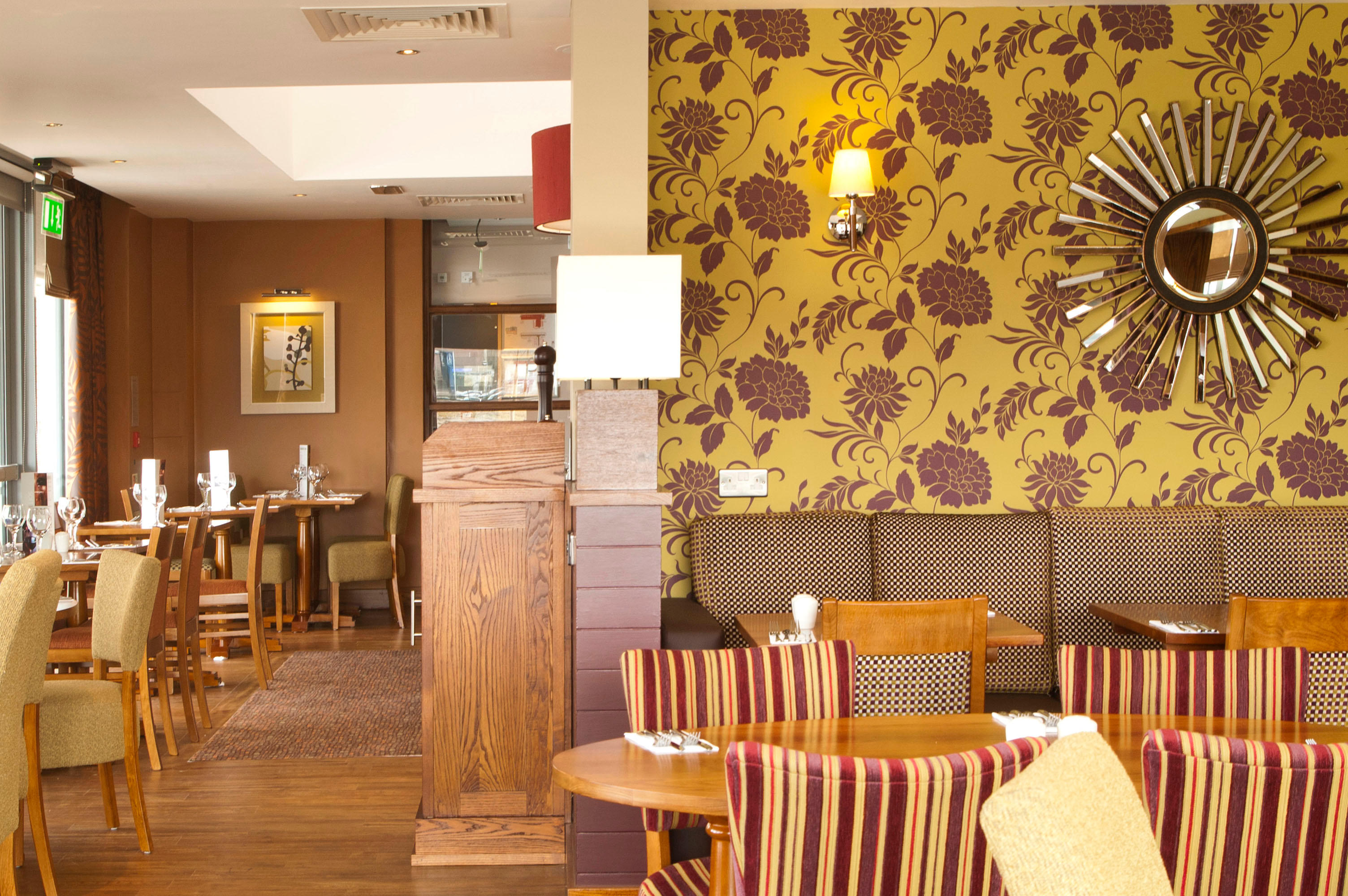 Thyme restaurant Premier Inn Edinburgh Airport (M9, Jct1) hotel Edinburgh 03333 219224
