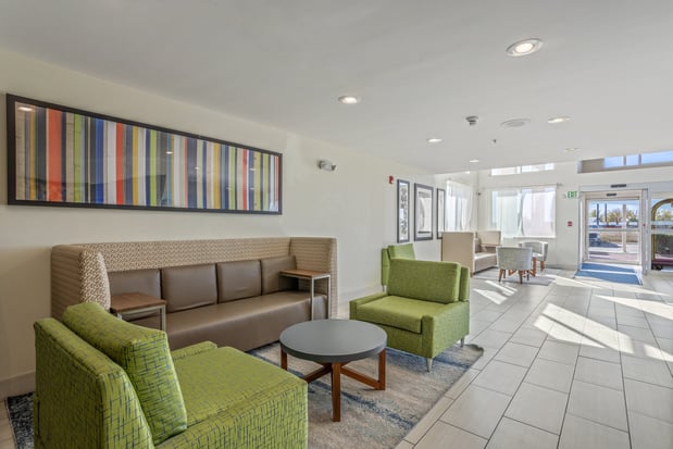 Images Holiday Inn Express & Suites Torrington by IHG