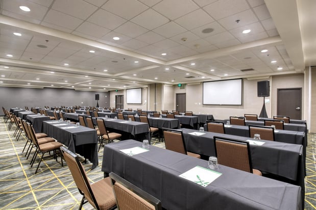 Images Holiday Inn & Suites Atlanta Airport-North by IHG