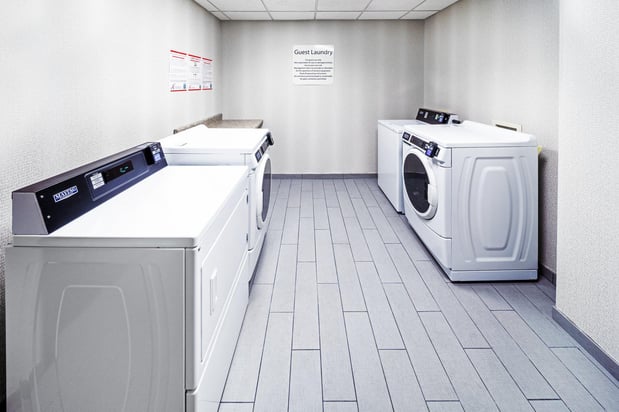 Images Holiday Inn & Suites Tulsa South by IHG