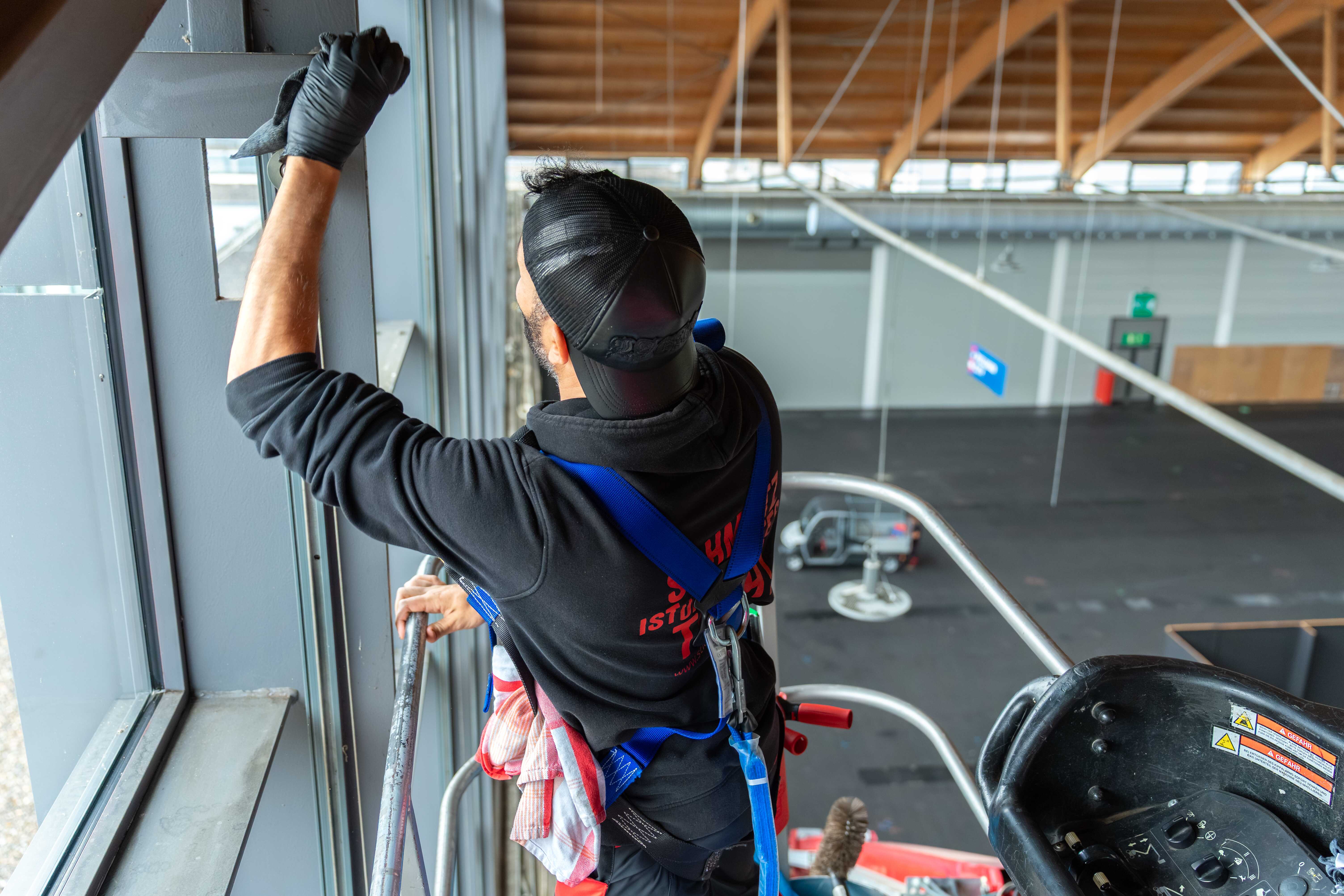 Bild 9 Stier Gebäudereinigung + Service GmbH in Ravensburg